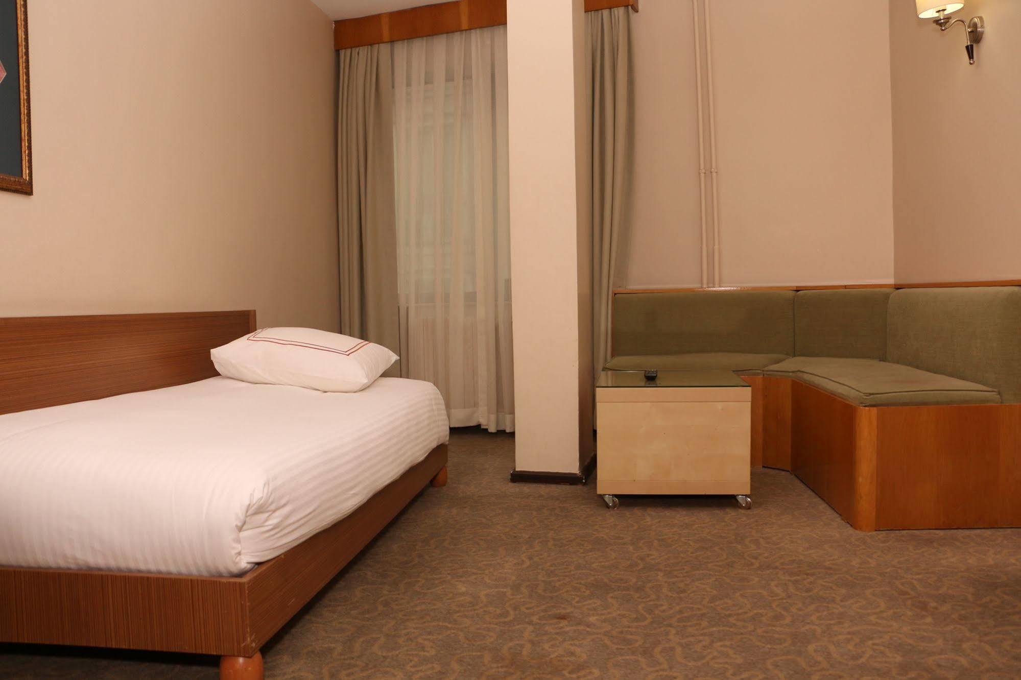 Ilkay Hotel Istambul Exterior foto